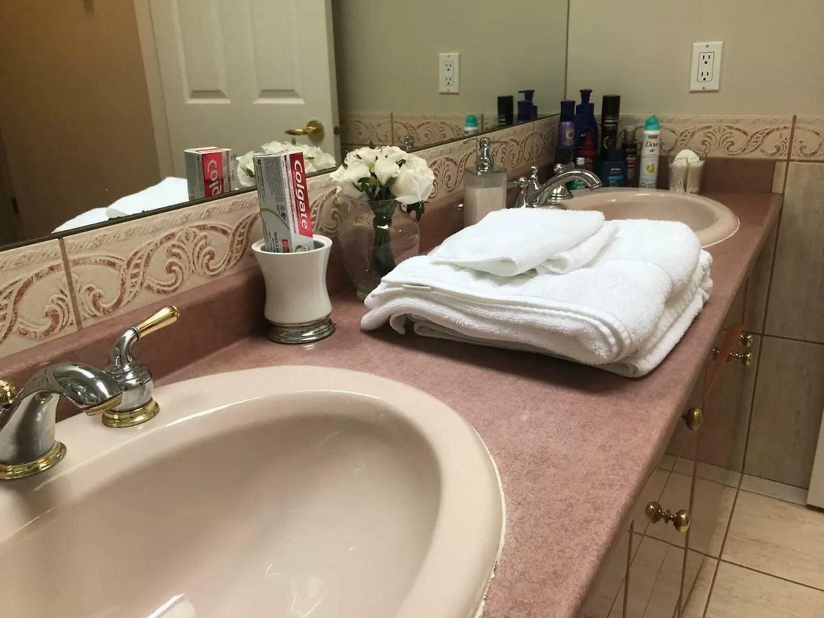فندق مبيت وإفطار ريتشموند، كولومبيا البريطانية Royalty B&B